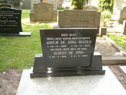 Grafsteen van Jantje Hendriks RUITER (1889 - 1970)