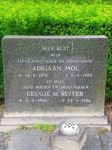 Grafsteen van Geugje DE RUITER (1900-1986)