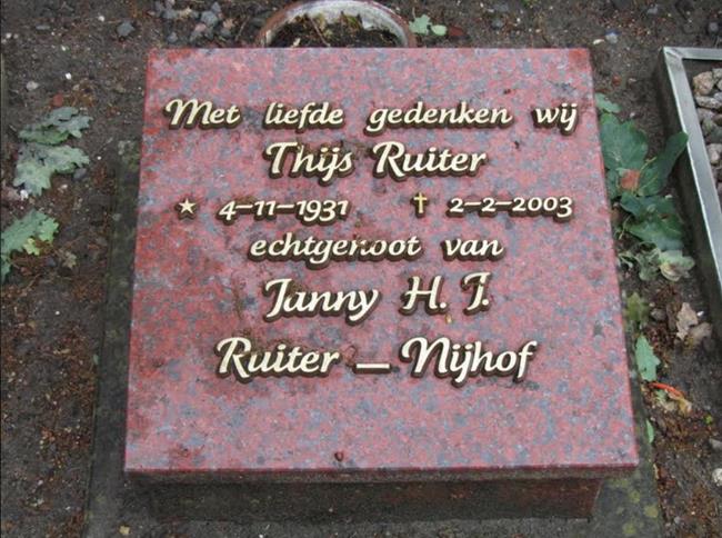 Grafsteen van Thijs RUITER (1931-2003)