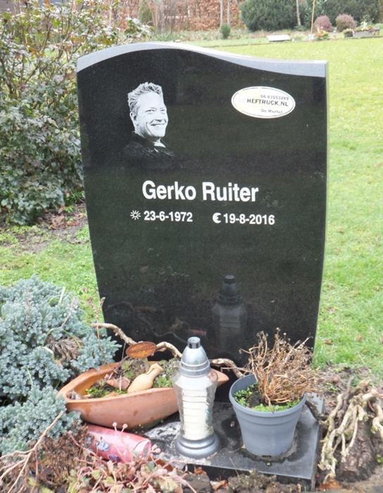 Grafsteen van Koop Gerben (Gerko) RUITER (1972-2016)