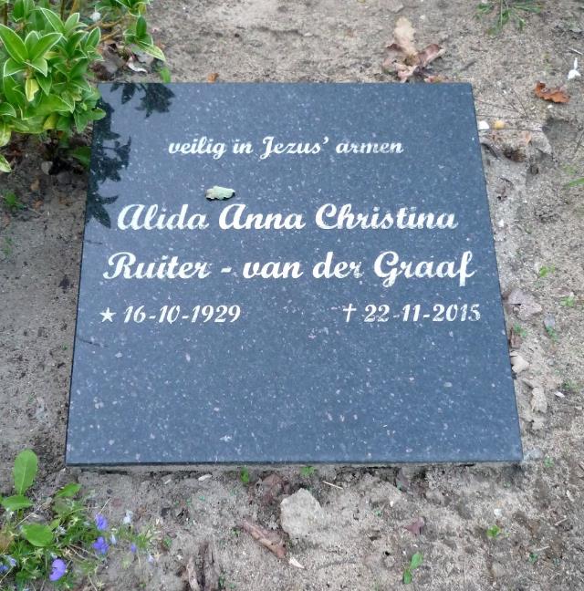 Grafsteen van Alida Anna Christina (Annie) VAN DER GRAAF (1929-2015)