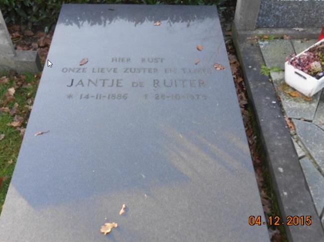 Grafsteen van Jantje DE RUITER (1886-)