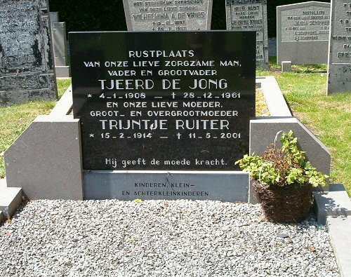 Grafsteen van Trijntje RUITER (1914 - 2001)