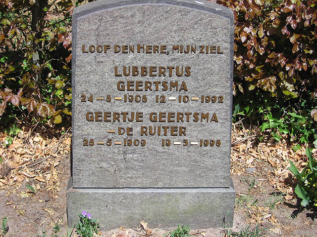 Grafsteen van Geertje Roelofs DE RUITER (1909-1998)