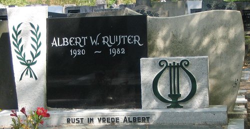 Grafsteen van Albert Wolter RUYTER (1920 - 1982)