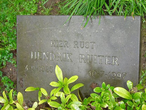 Grafsteen van Hendrik Ruiter (1925 - 1997)