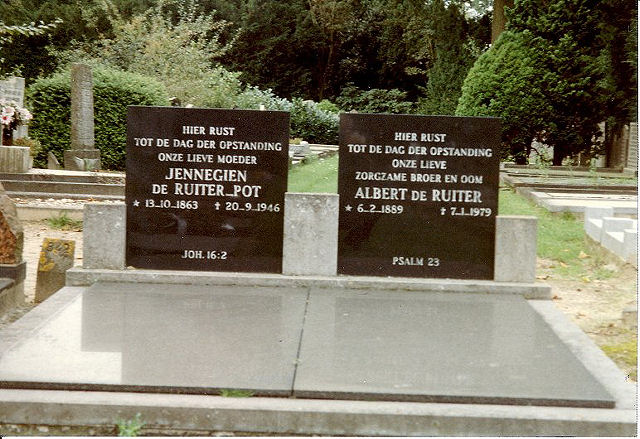 Grafsteen van Albert DE RUITER (1889 - 1979)