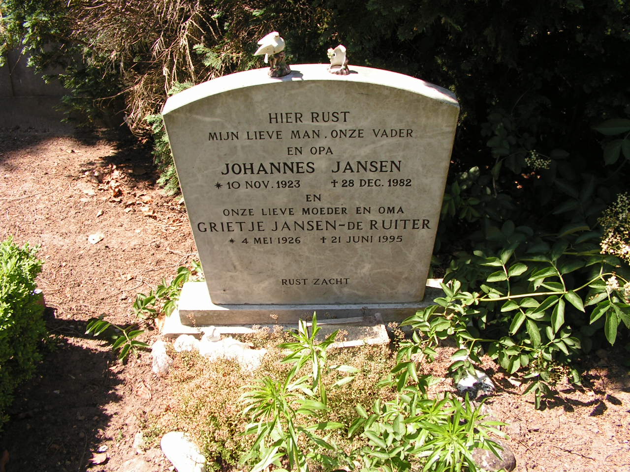 Grafsteen van Grietje DE RUITER (1926-1992)