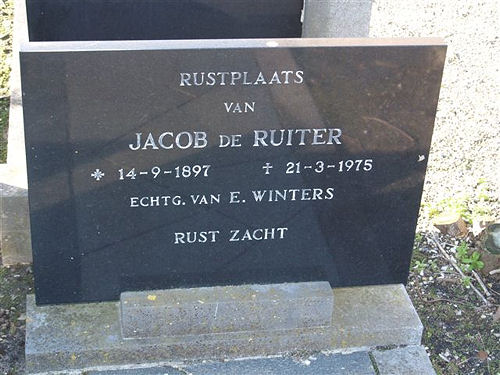 Grafsteen van Jacob de Ruiter (1897-1975)