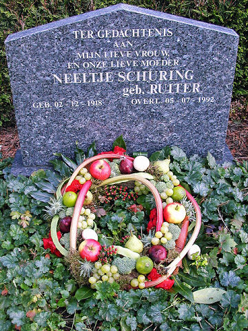 Grafsteen van Neeltje Ruiter (1918-1992)