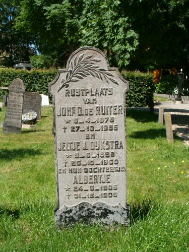 Grafsteen van Johannes Dirks DE RUITER (1876 - 1955)