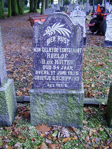 Grafsteen van Roelof Dirks DE RUITER (1871 - 1925)